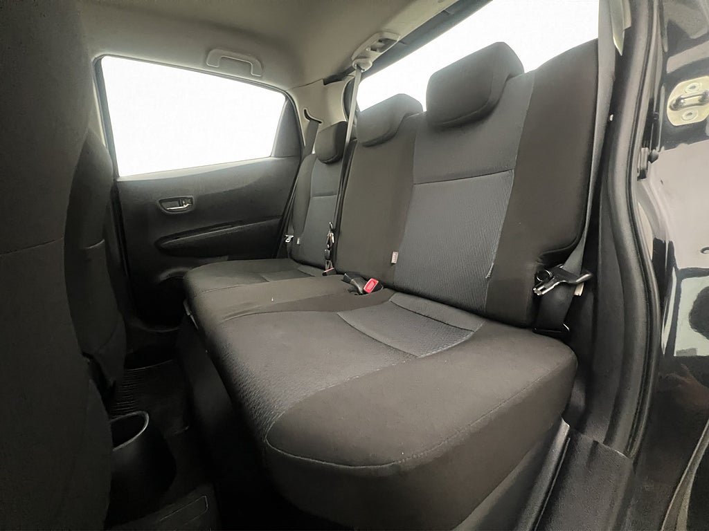 Vehicle Image 13