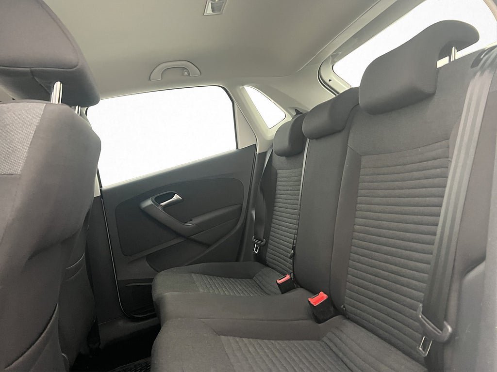Vehicle Image 12