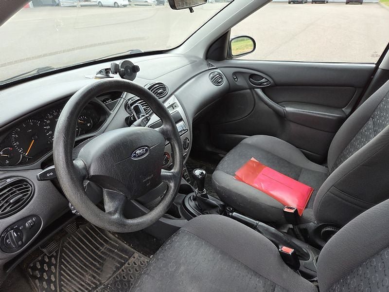 Vehicle Image 10