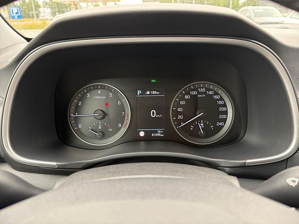 Vehicle Image 11