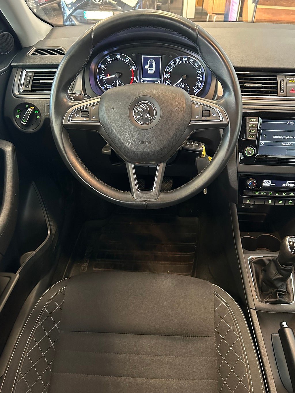 Vehicle Image 13