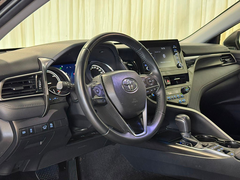 Vehicle Image 10