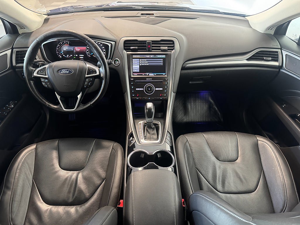 Vehicle Image 17