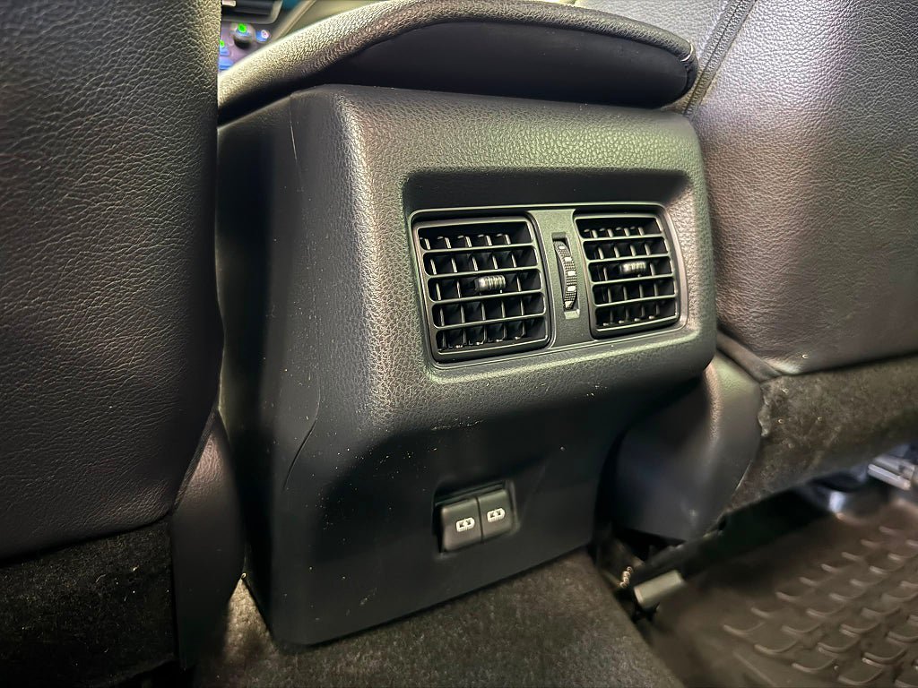 Vehicle Image 27