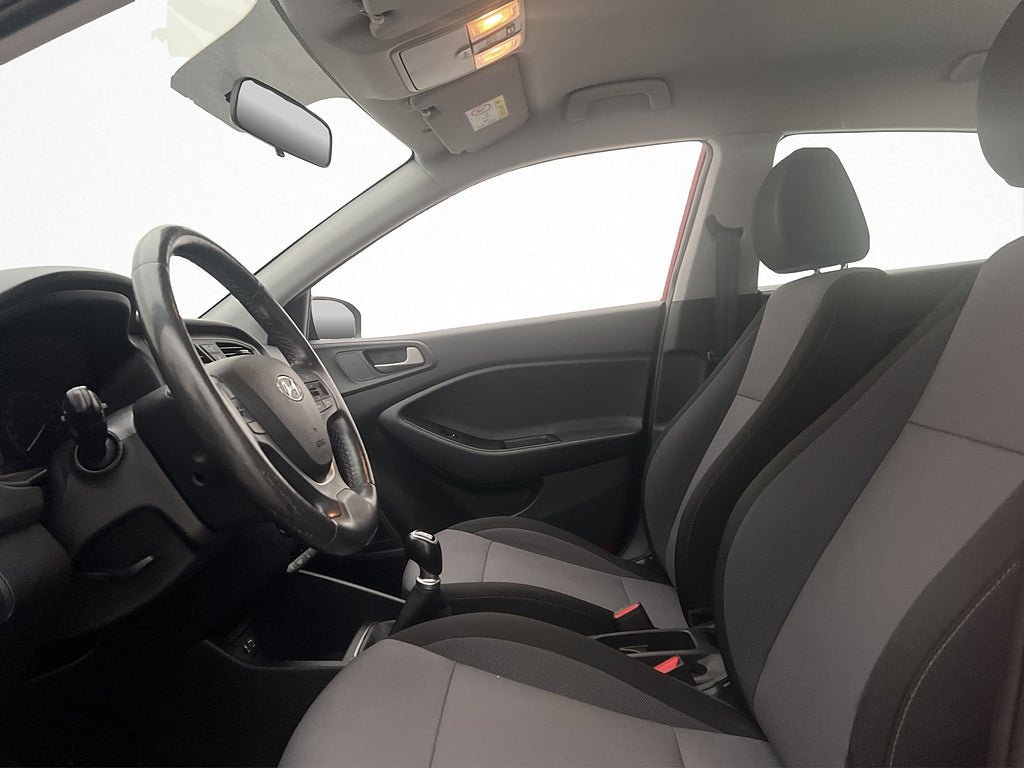 Vehicle Image 12