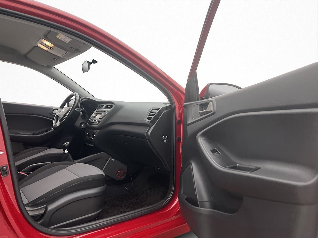 Vehicle Image 21