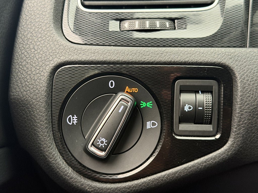 Vehicle Image 27