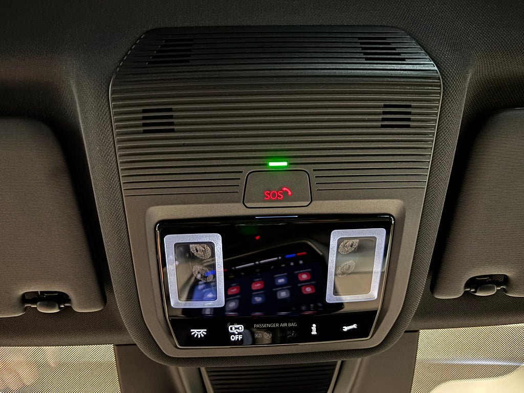 Vehicle Image 25