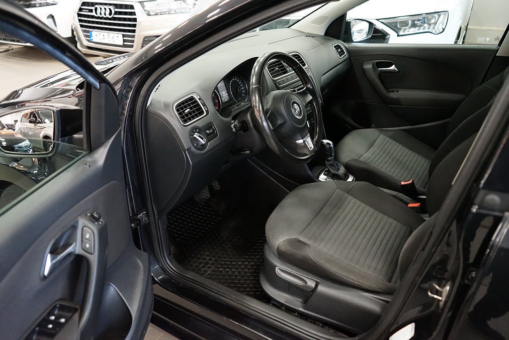 Vehicle Image 9