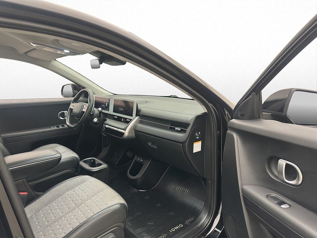 Vehicle Image 27