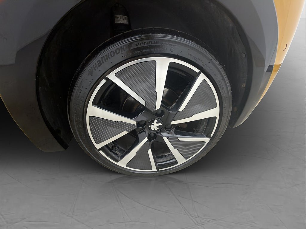 Vehicle Image 38