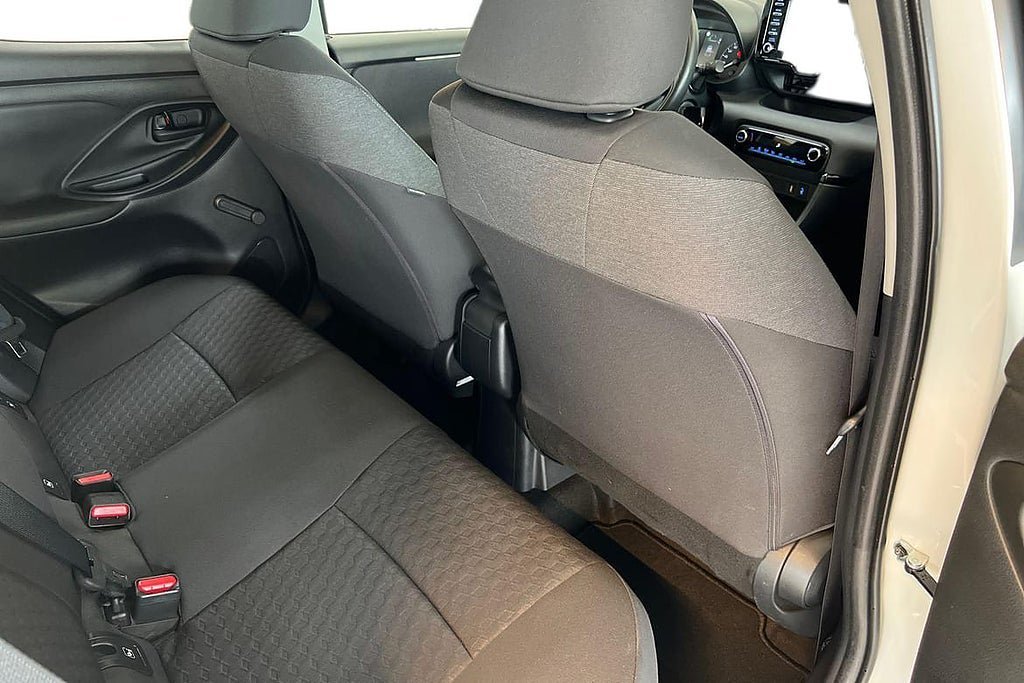 Vehicle Image 7