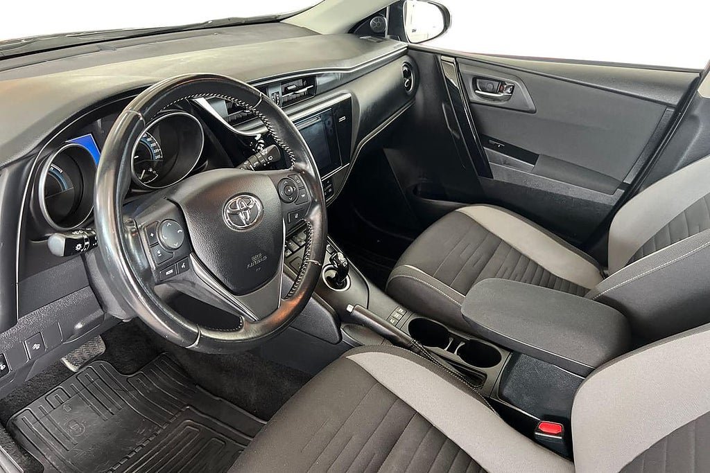 Vehicle Image 12