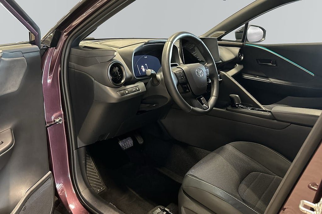 Vehicle Image 6