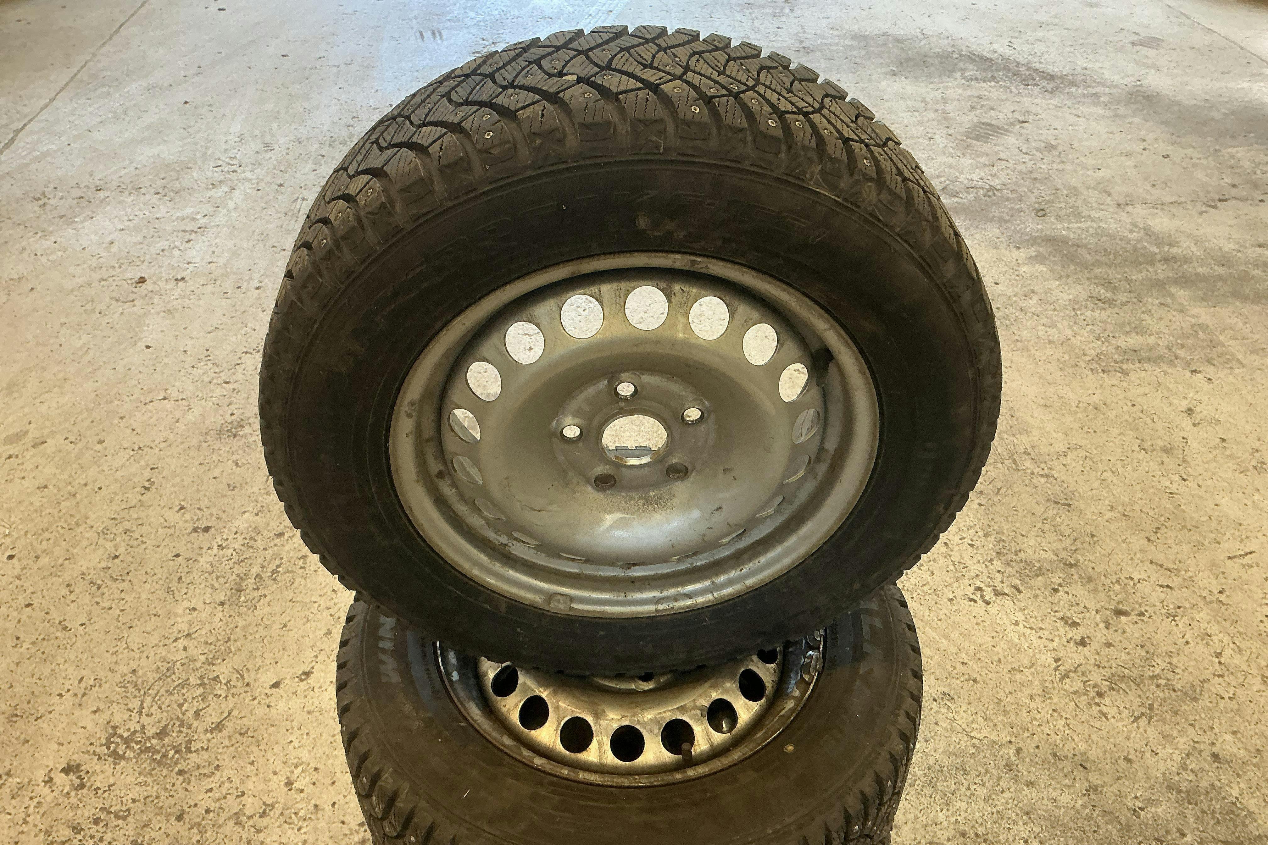 Vehicle Image 15