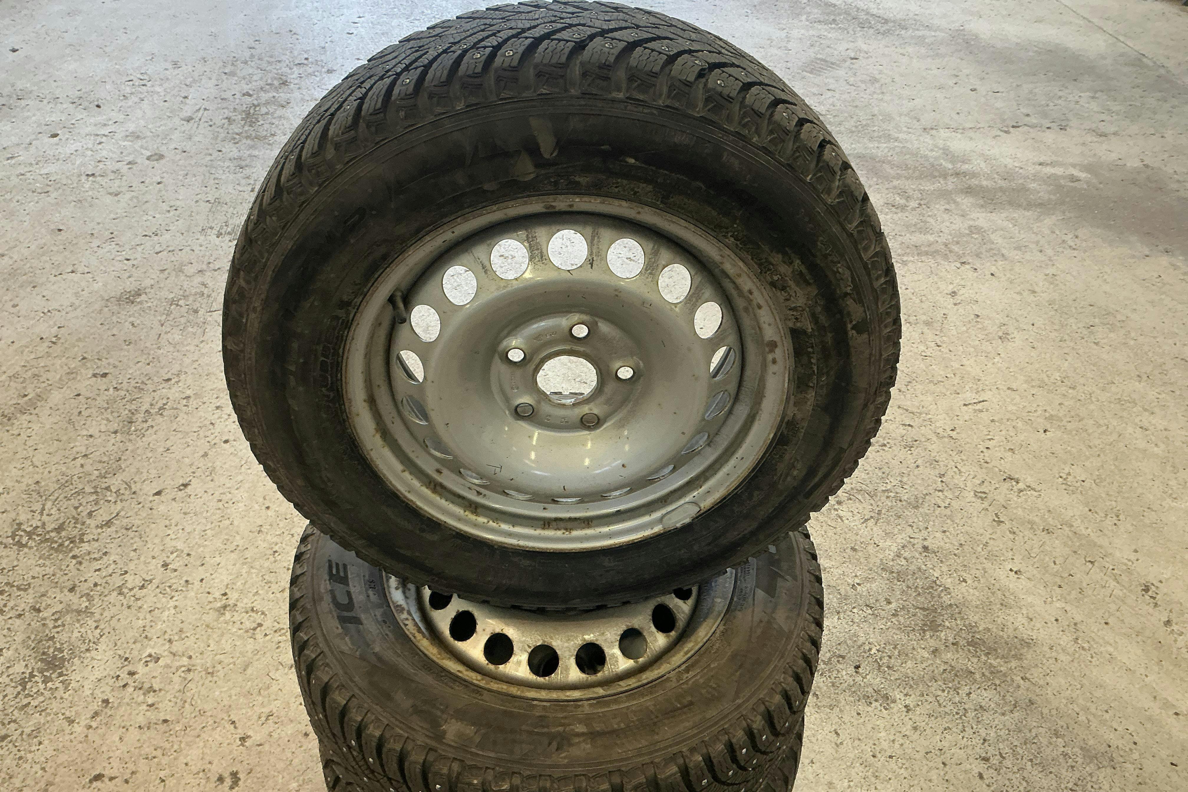 Vehicle Image 15