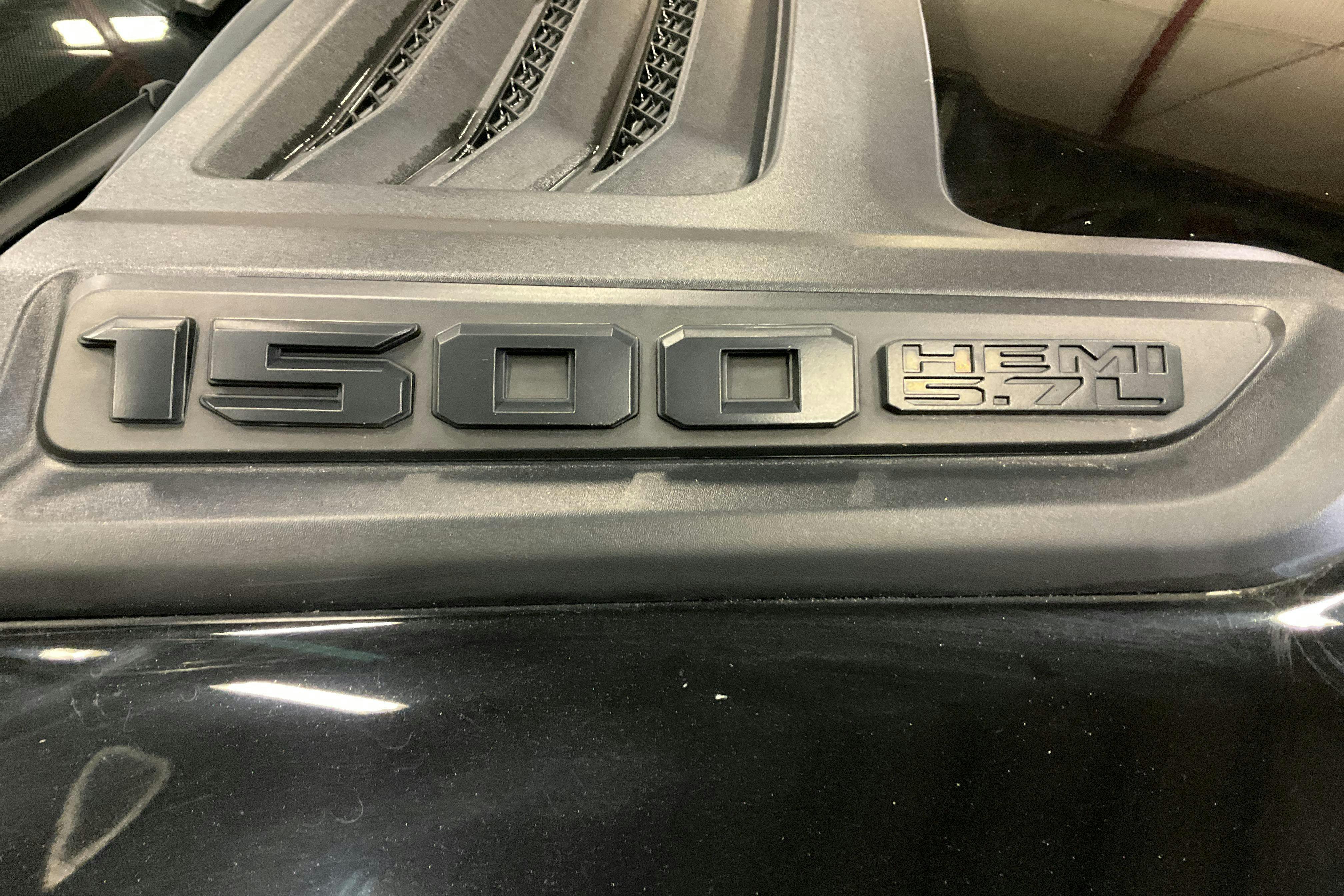 Vehicle Image 21