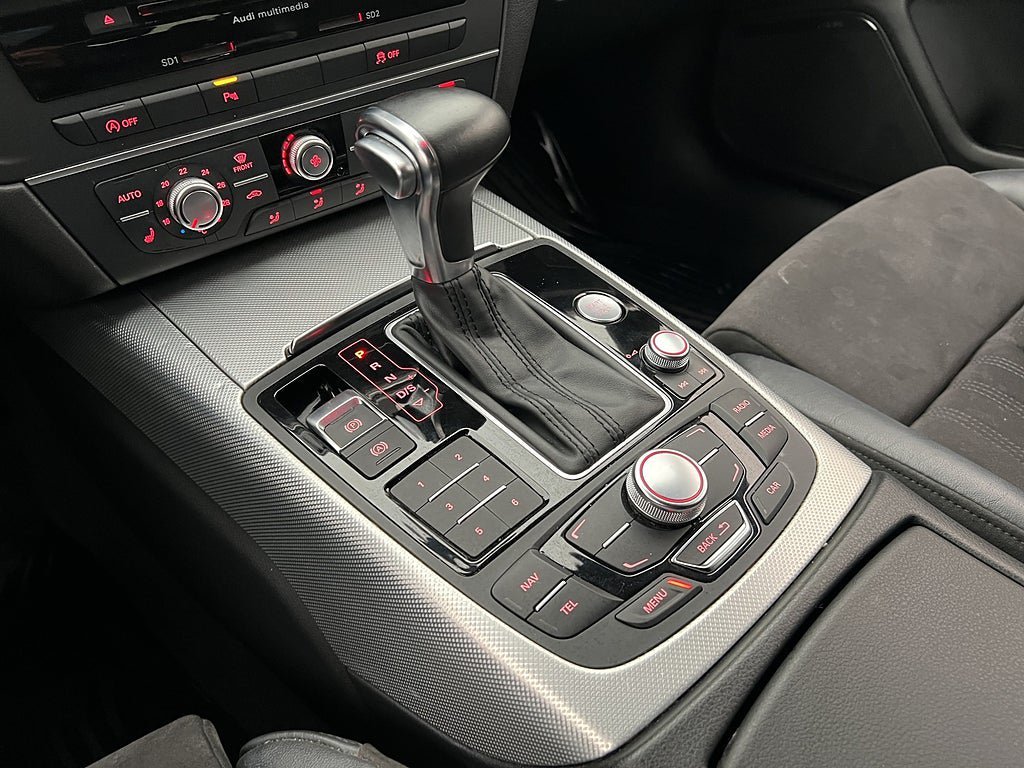 Vehicle Image 24