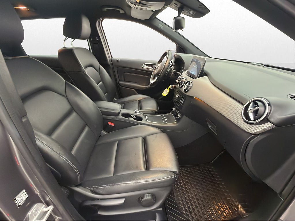 Vehicle Image 26
