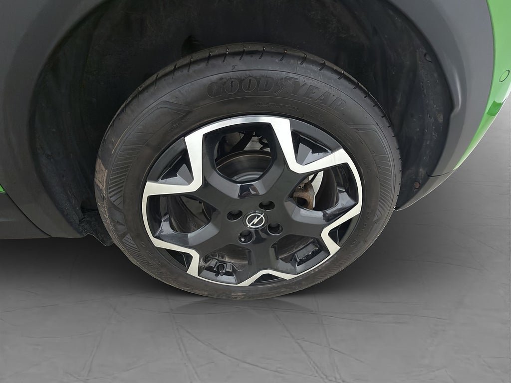 Vehicle Image 30