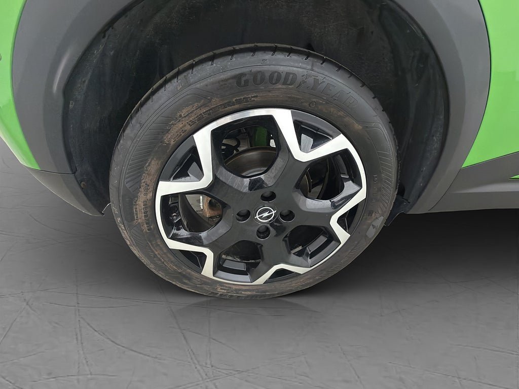 Vehicle Image 32