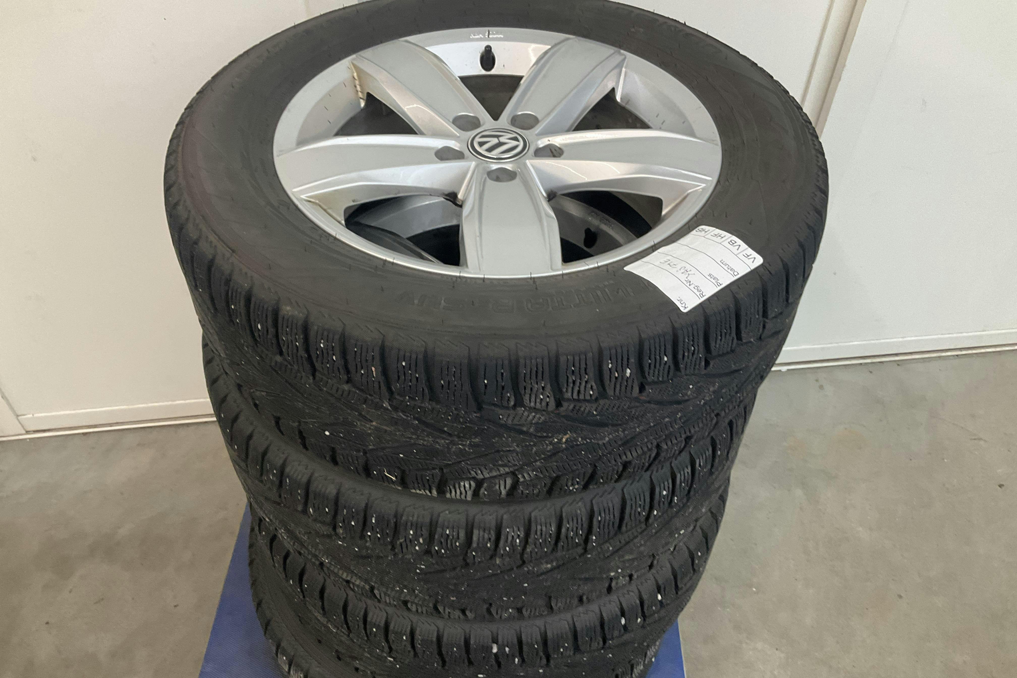 Vehicle Image 14