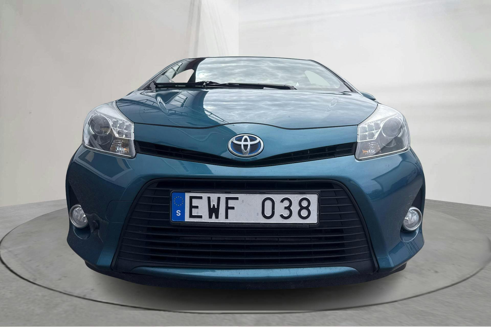 Vehicle Image 4