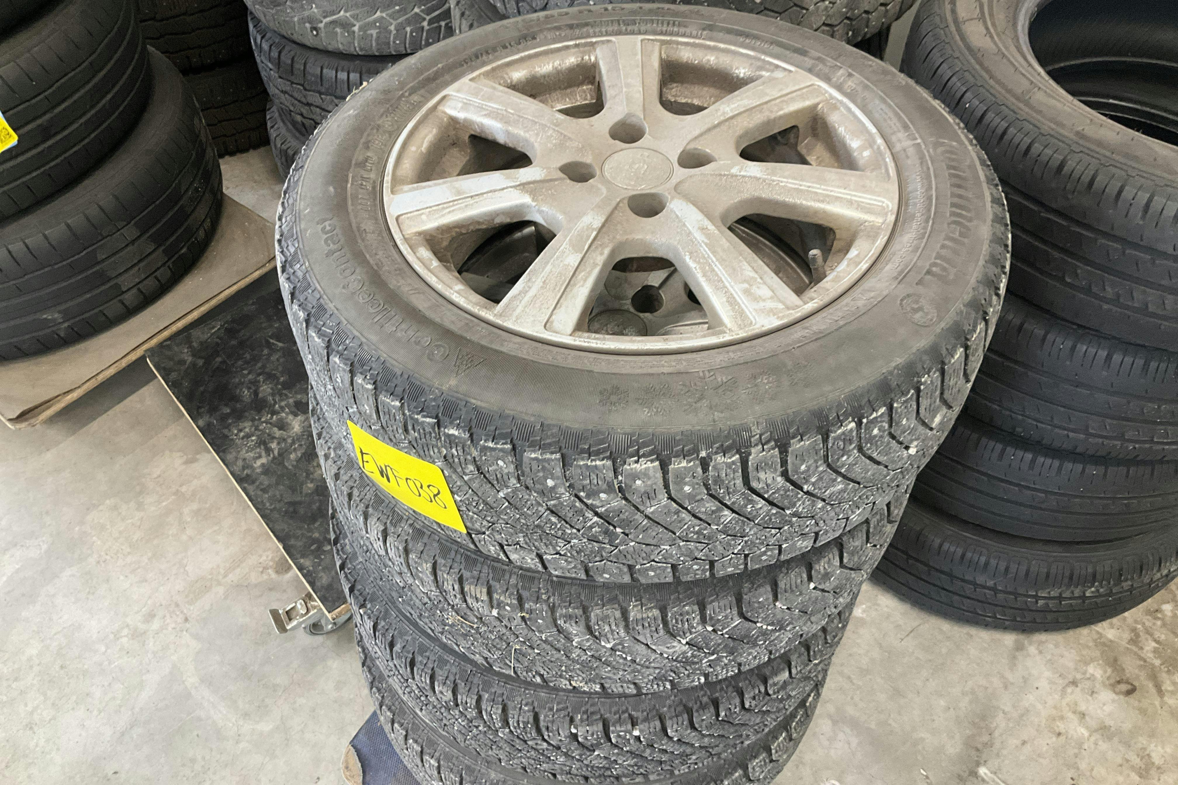 Vehicle Image 12