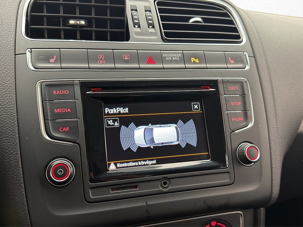 Vehicle Image 16
