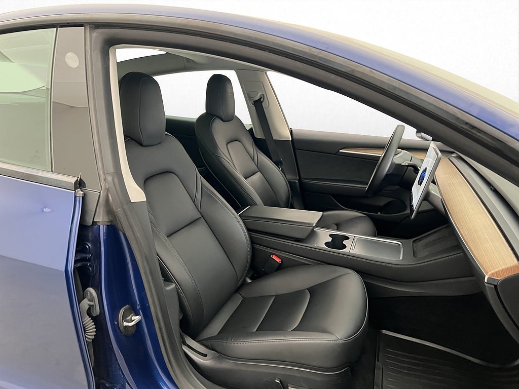 Vehicle Image 28