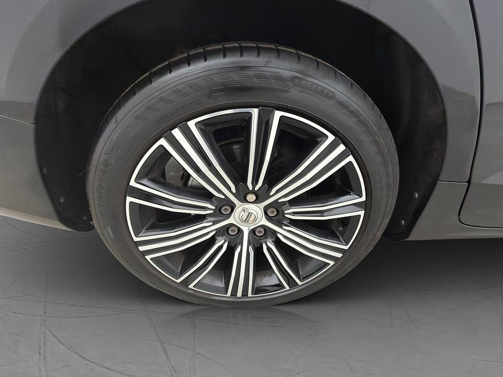 Vehicle Image 32