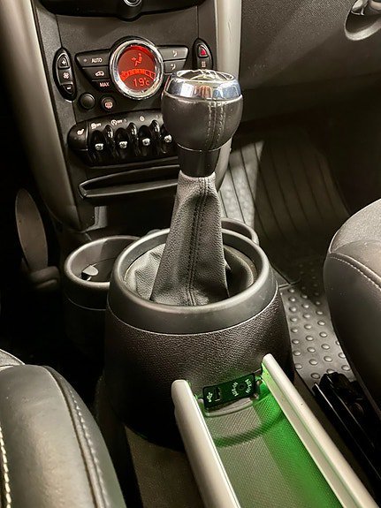 Vehicle Image 13