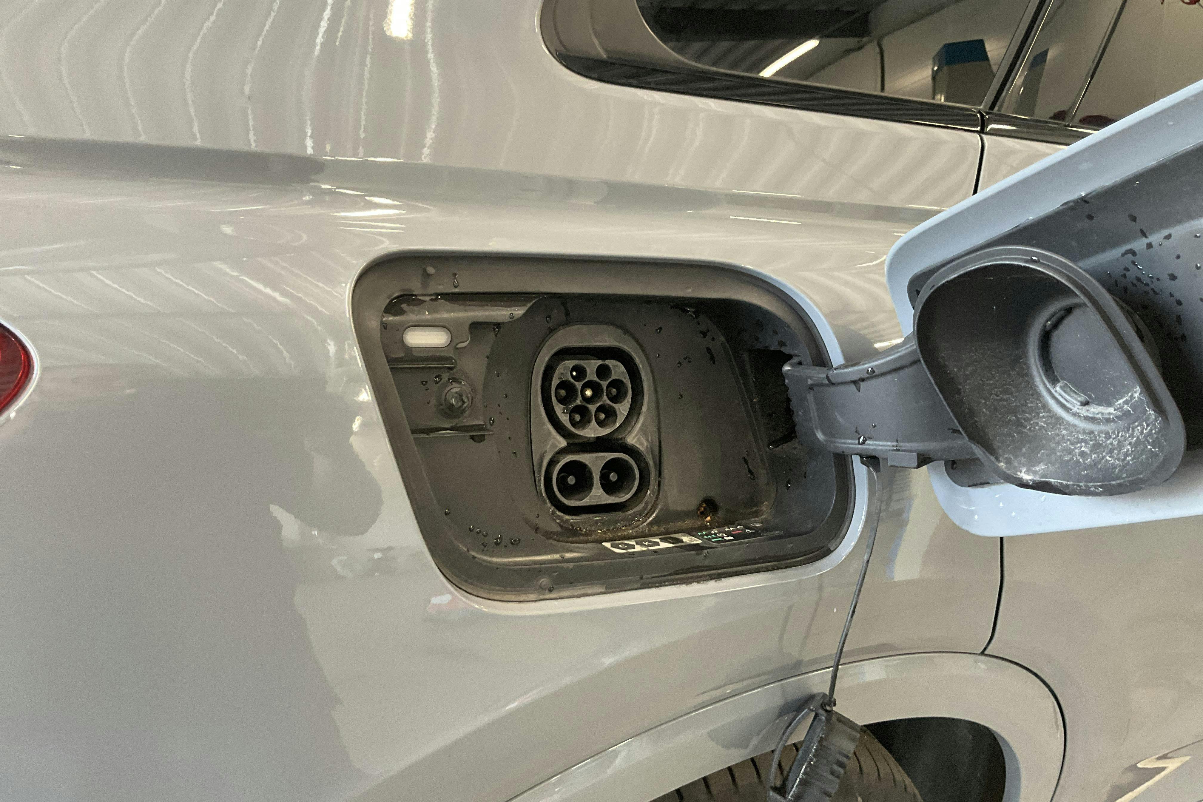 Vehicle Image 17