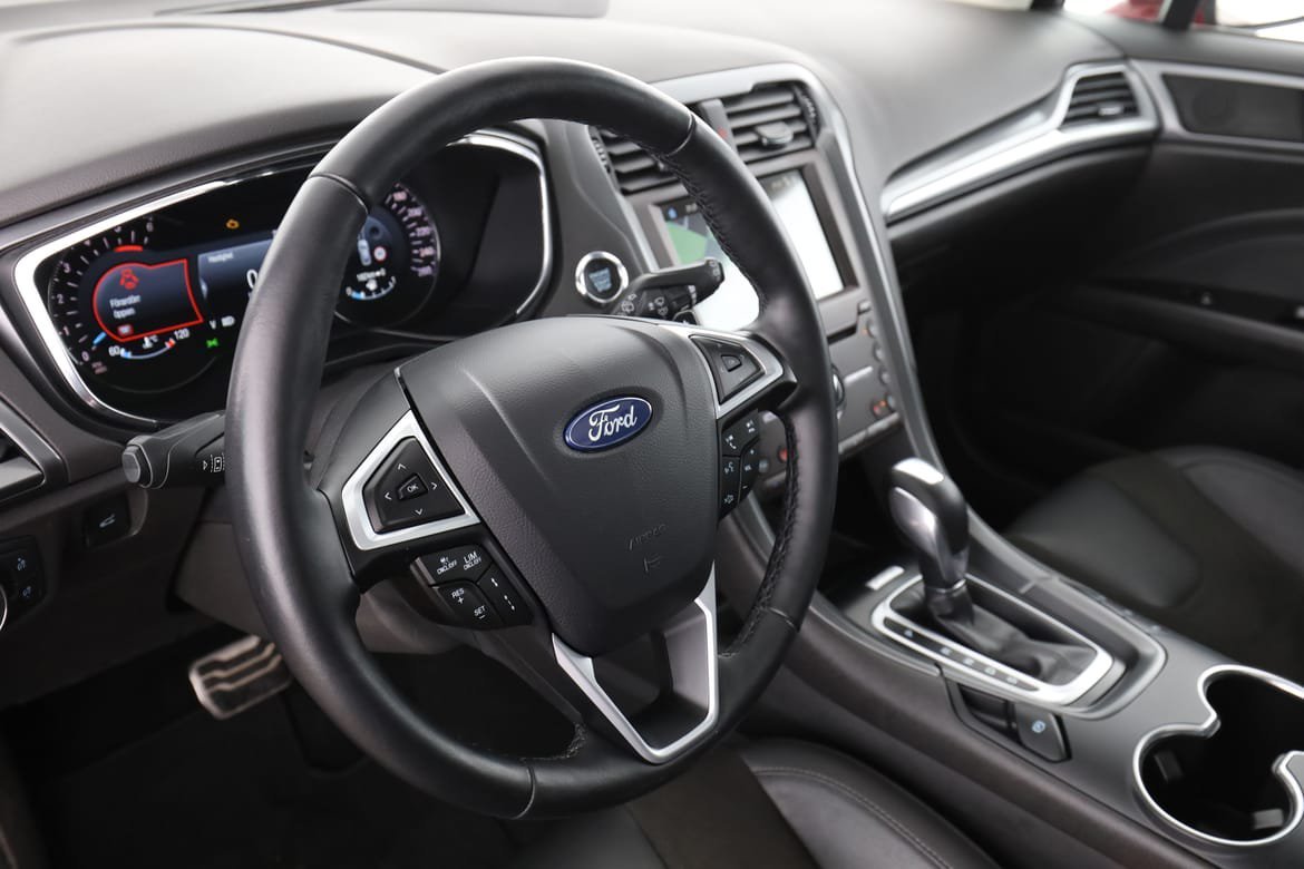 Vehicle Image 12