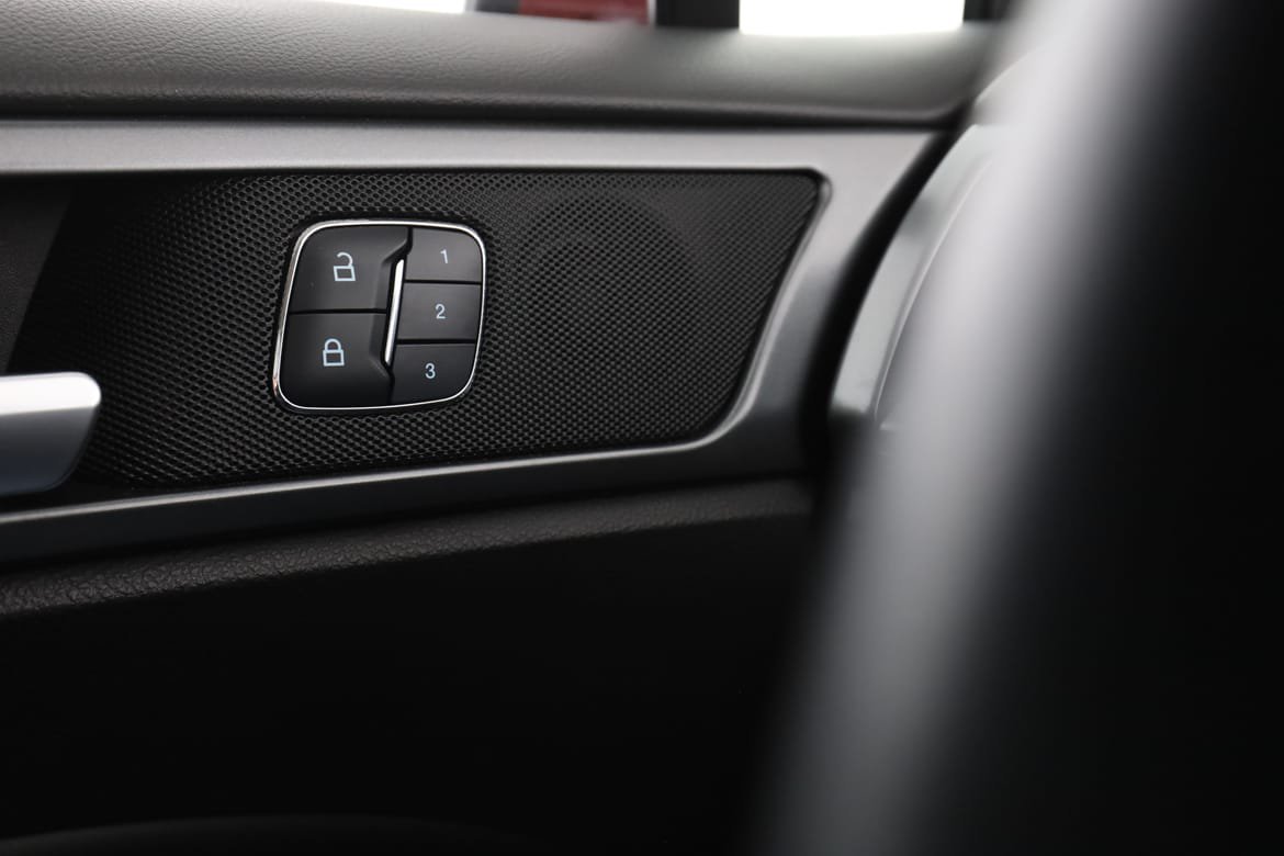 Vehicle Image 38