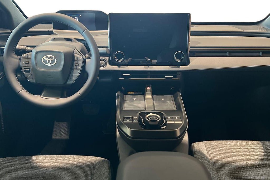 Vehicle Image 10