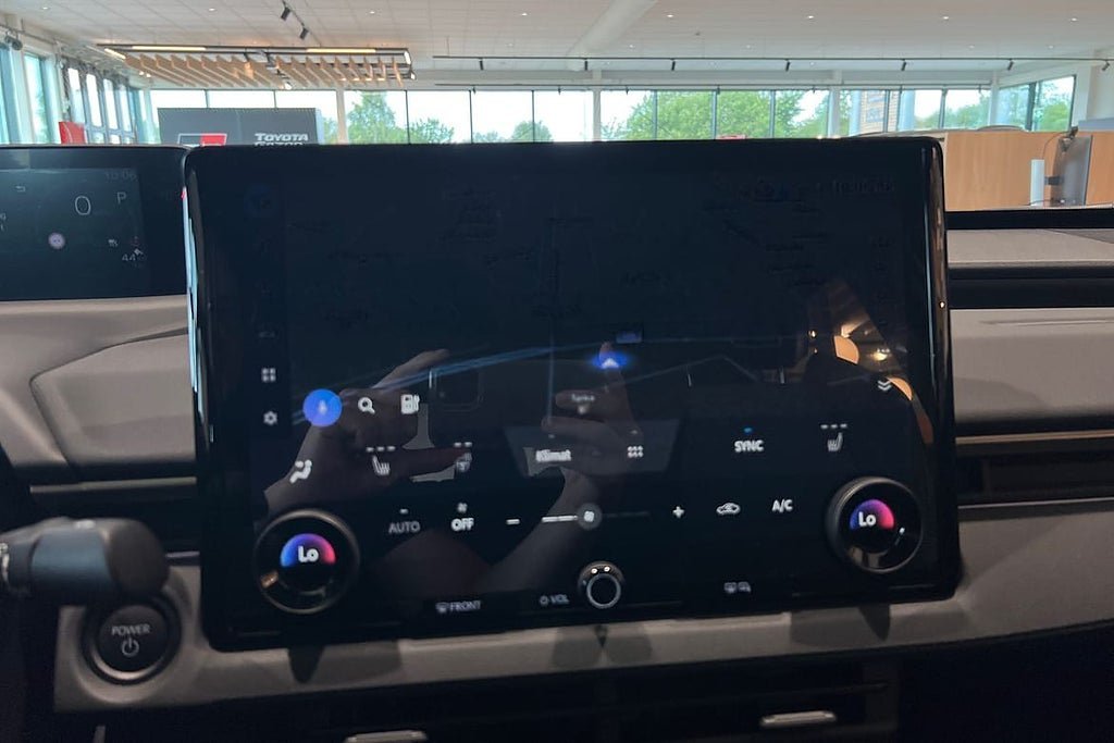 Vehicle Image 15