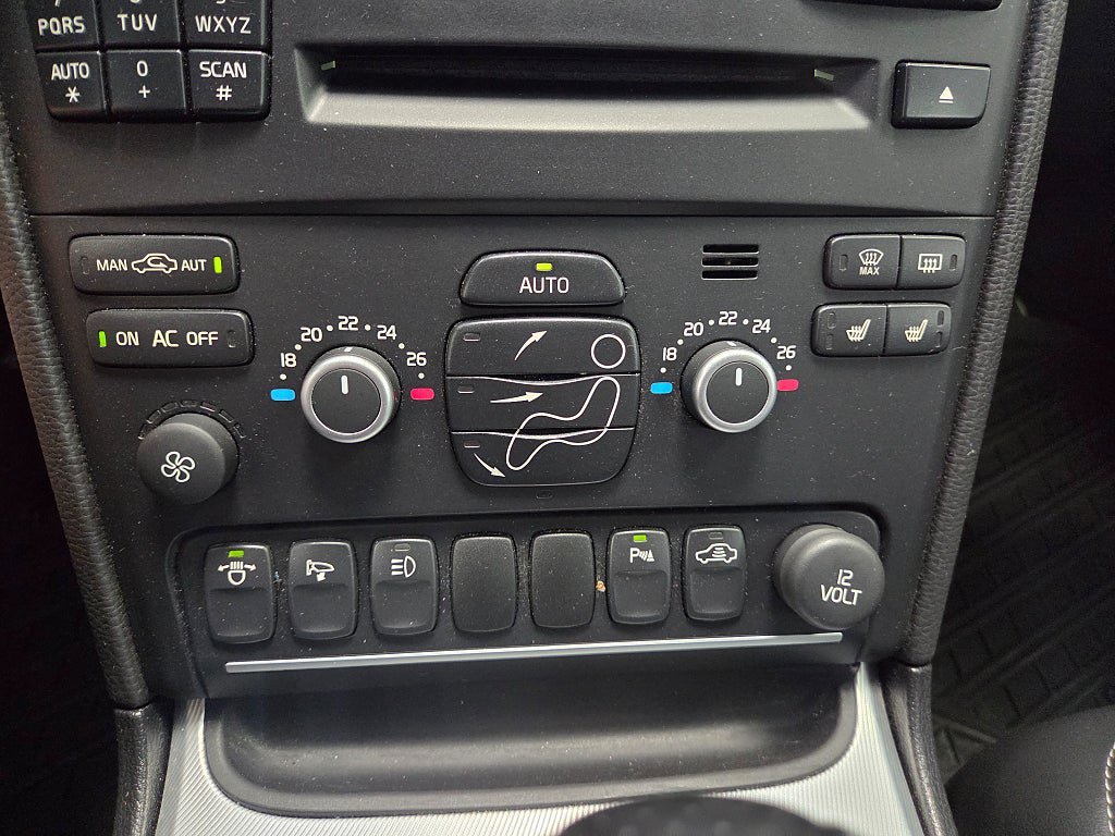 Vehicle Image 24