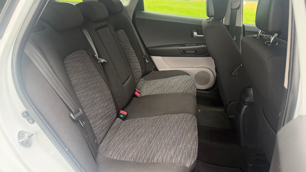 Vehicle Image 13