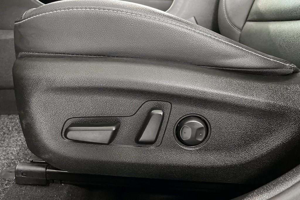 Vehicle Image 21