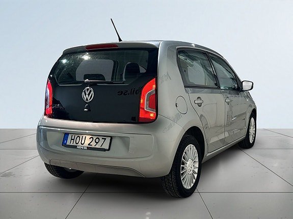 Vehicle Image 6