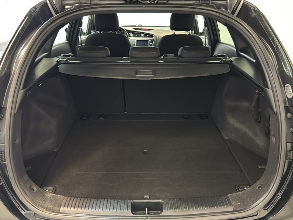 Vehicle Image 14
