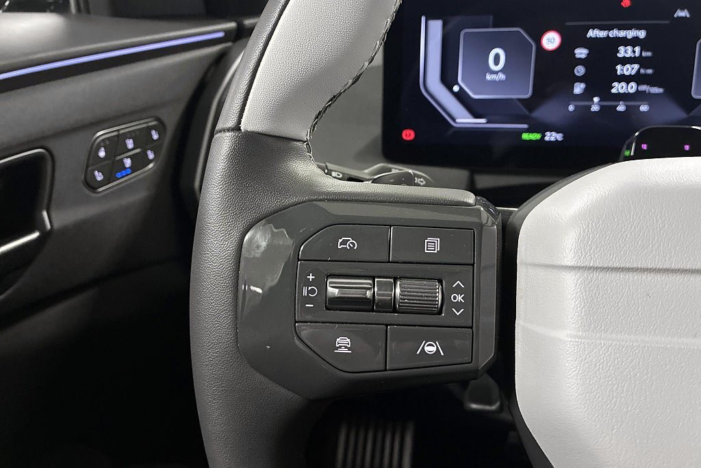 Vehicle Image 24