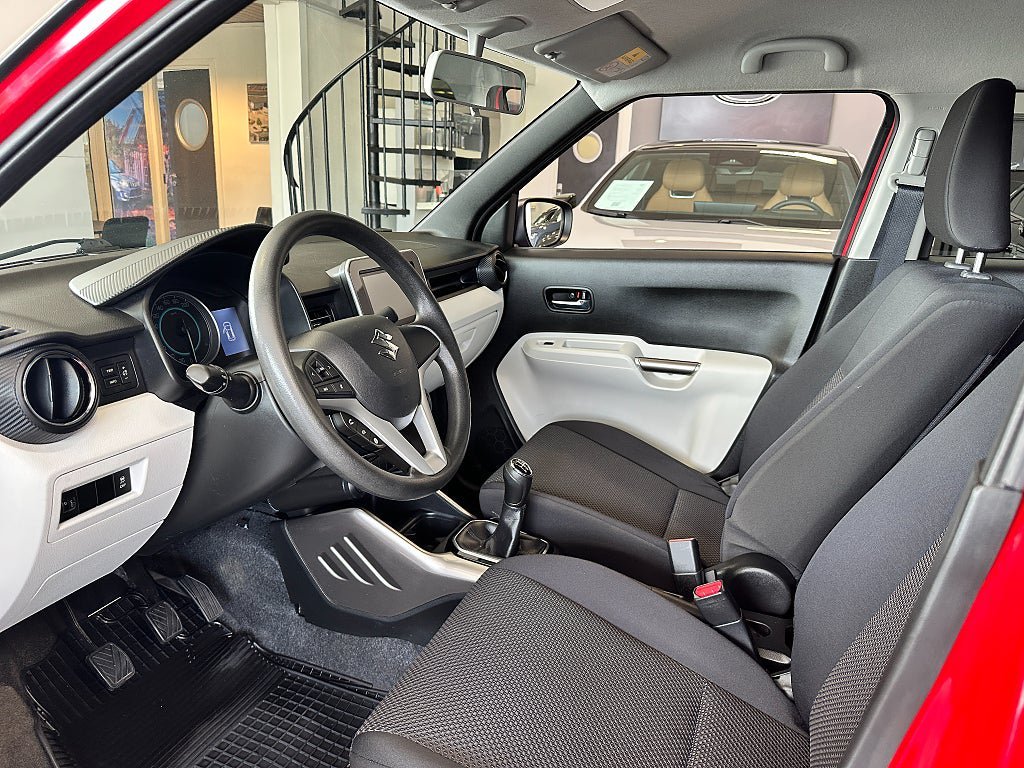 Vehicle Image 7