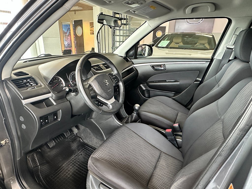 Vehicle Image 7