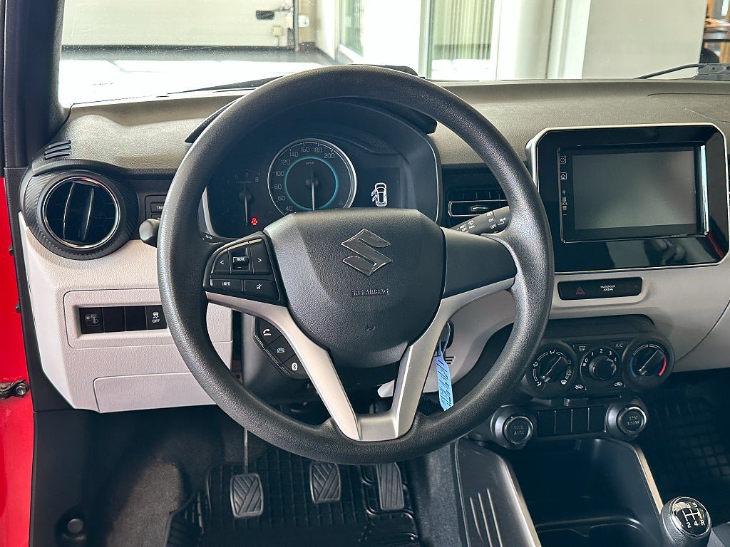 Vehicle Image 9