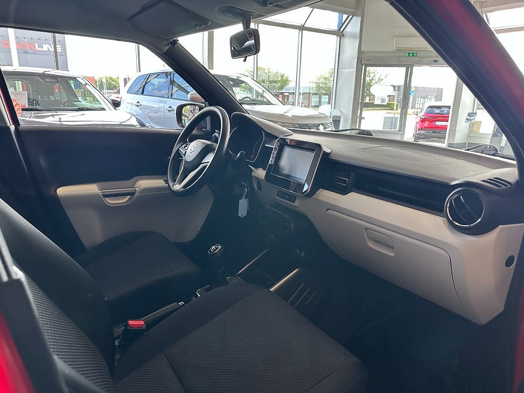 Vehicle Image 10