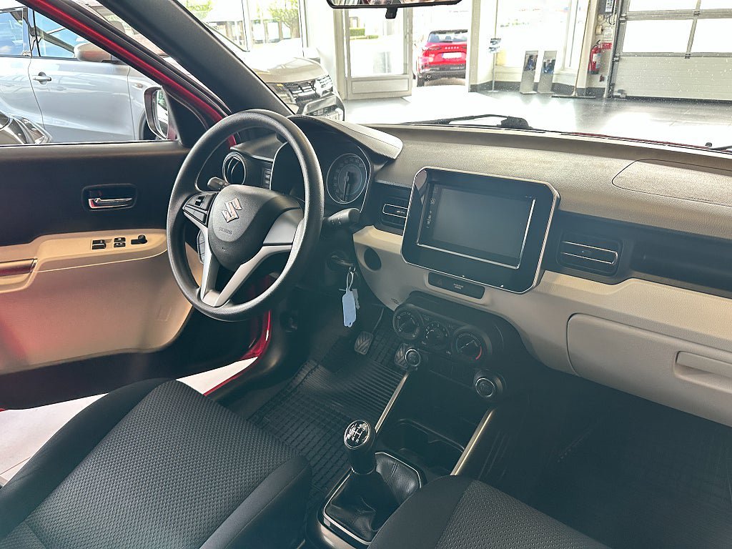 Vehicle Image 12
