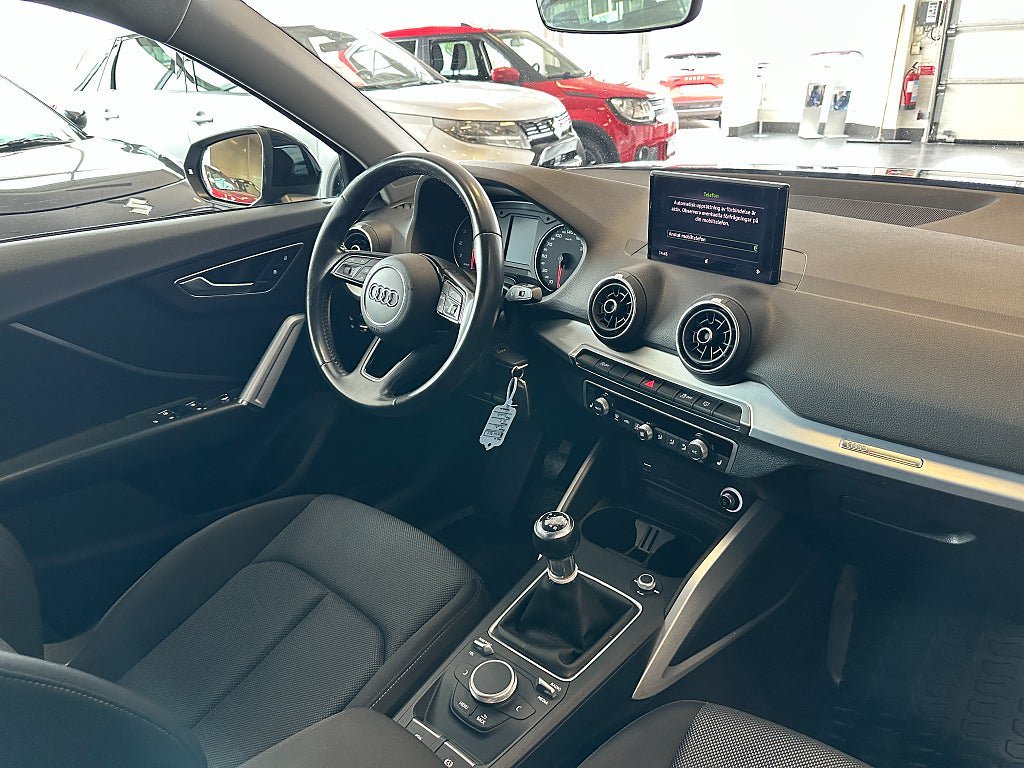 Vehicle Image 12