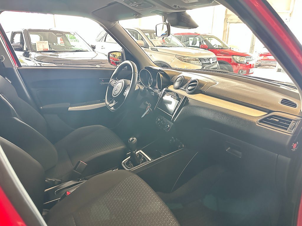 Vehicle Image 10